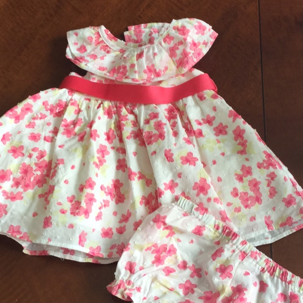 Laura Ashley baby girl Floral dress/bloomer 🌺